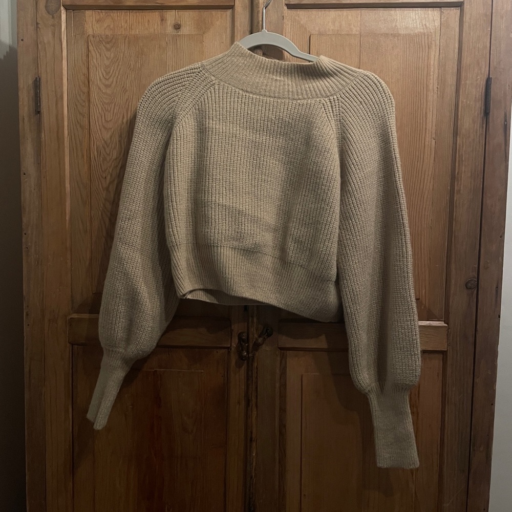 DISSH CROPPED KNIT SWEATER